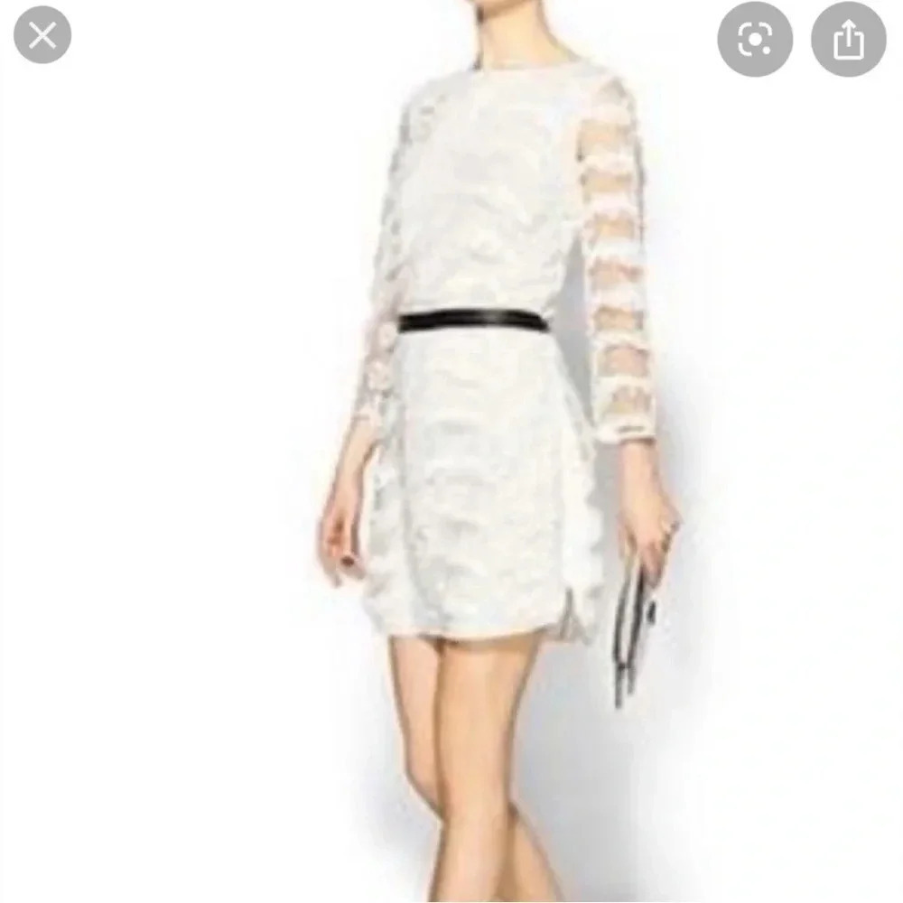 NWT! Piperlime white floral and feathers lace boat neck shift dress. Medium